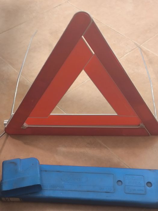 Знак аварійної зупинки Ford