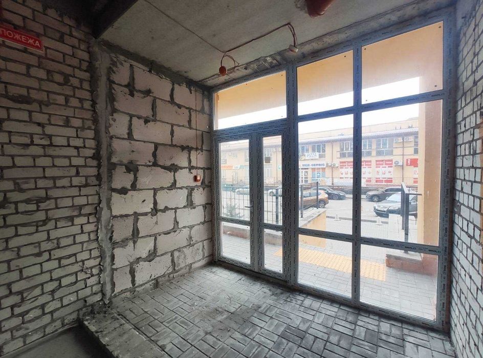 Продаж неж приміщення 1 пов ЖК Чайка(до метро 10 хв) 200м кв  дешево