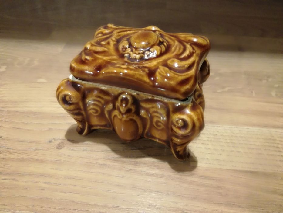 szkatułka prl ceramiczna brązowa