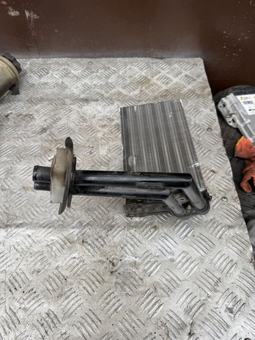 Радиатор печки Renault Scenic RX4 год 2002