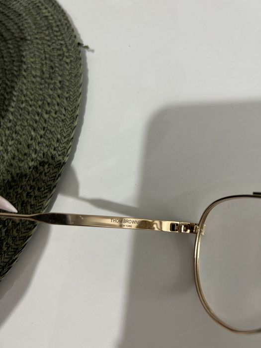 Okulary zerówki firmy Thom Browne