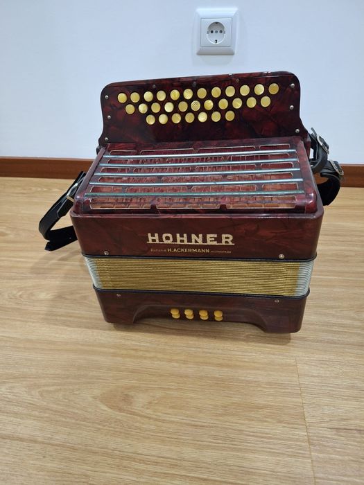 Concertina Hohner em Fá