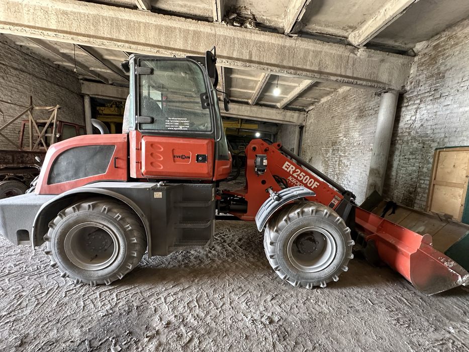 Фронтальний навантажувач Everun ER2500F
