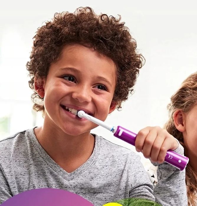 NA LEWARA szczoteczka Oral-B Pro Junior 6+ w kolorze fioletowym NOWA
