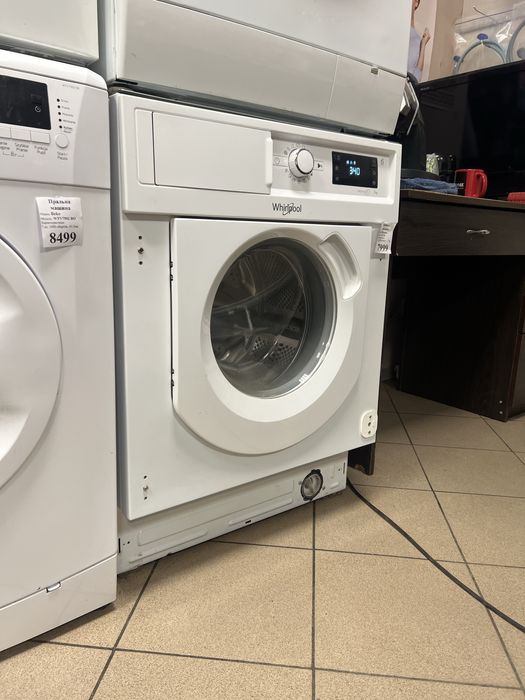 Вбудована пральна машина Whirlpool