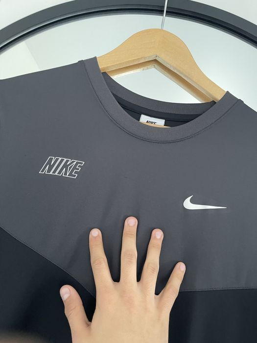 Футболка nike на лампасах найк