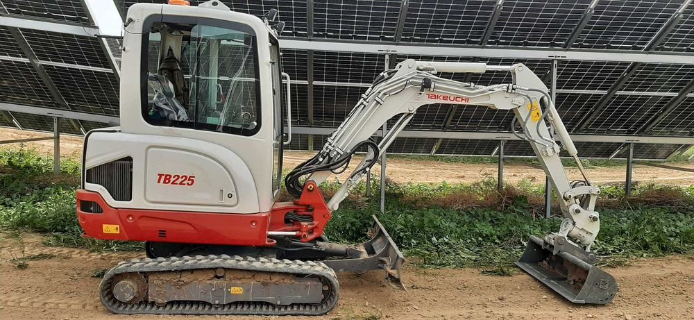 usługi minikoparką , minikoparka Giżycko, koparka, koparko-ładowarka