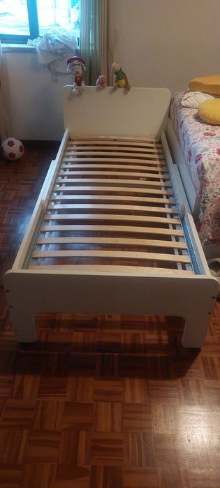 Cama  Solteiro 80x200cm ikea  C/colchão  Usado Bom Estado Faço Entrega