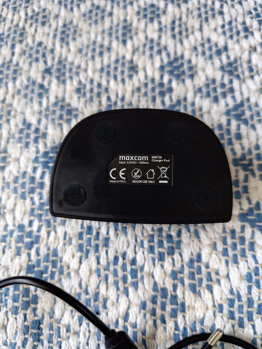 Telefon komórkowy Maxcom MM721 + ładowarka i baza,  bez baterii