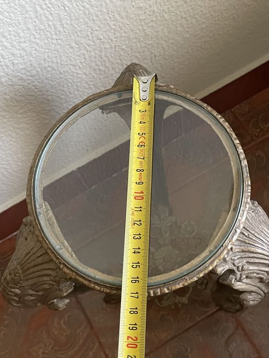 Mesa em Latão com Jarrão