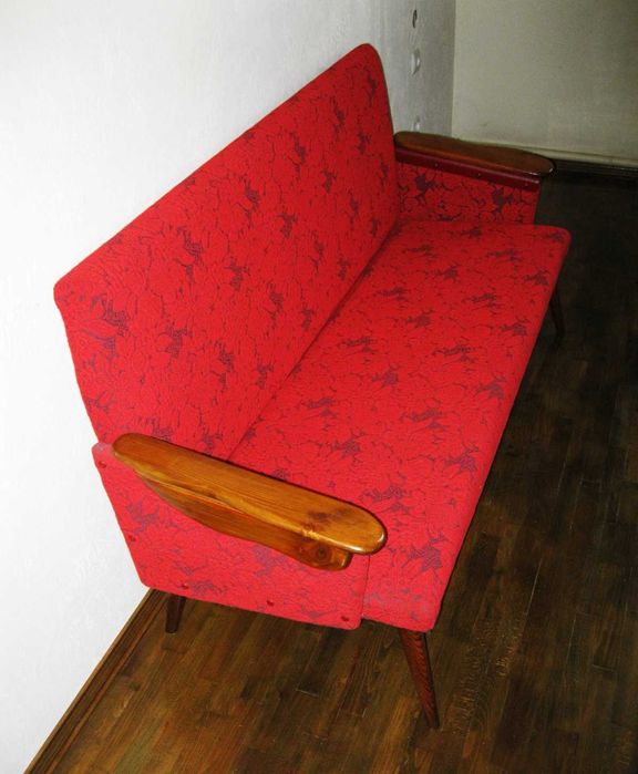 диван новый длиной 168 см.