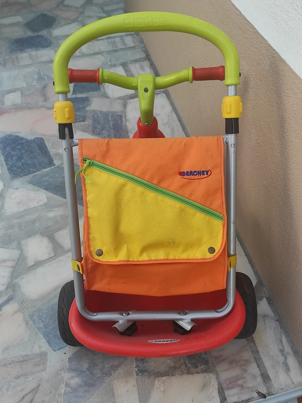 Triciclo evolutivo marca Berchet Castelo Sesimbra OLX Portugal