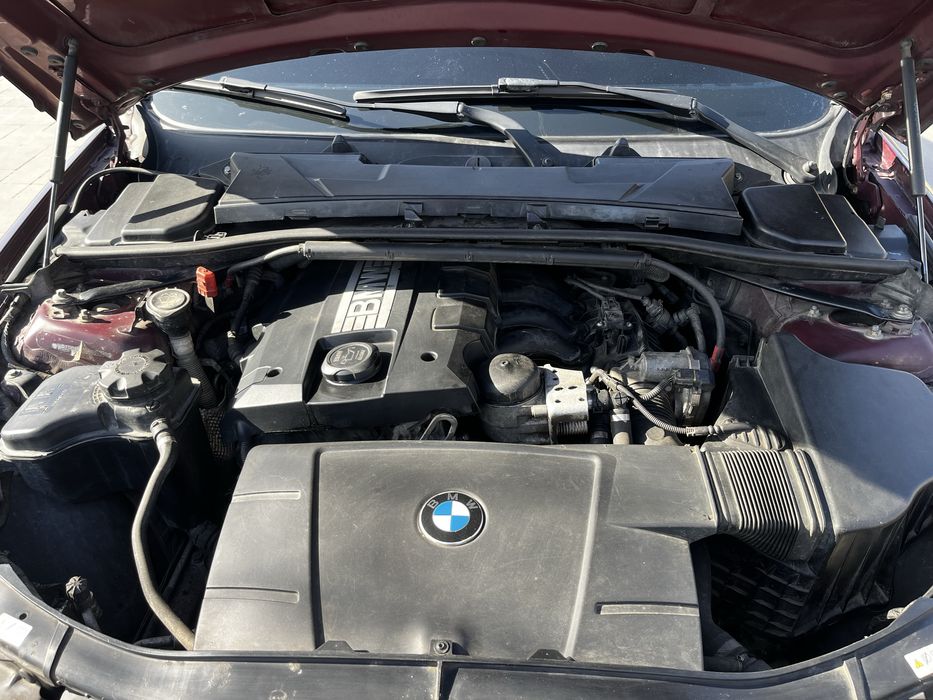 Автомобіль BMW 320i e90 рестайлінг