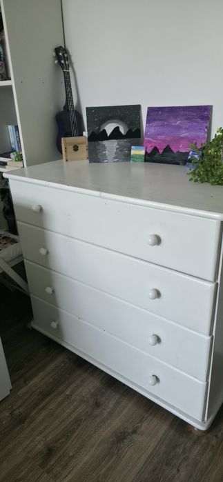 Meble sosnowe, białe, symboliczna kwota