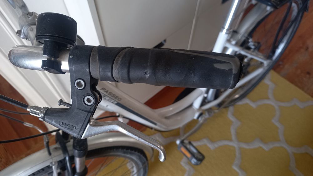Bicicleta leve e em ótima condição QÜER