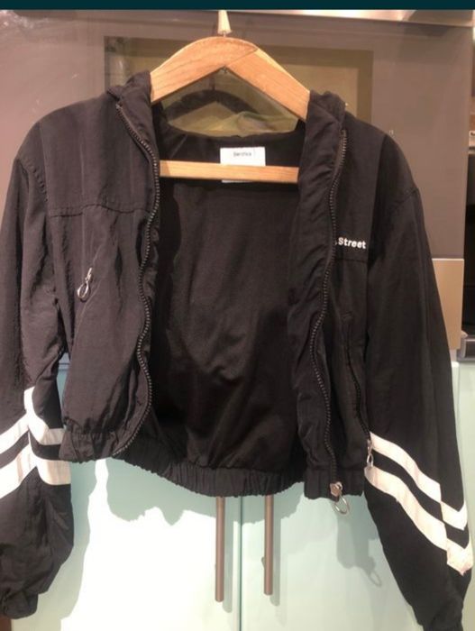 Вітровка Bershka XS