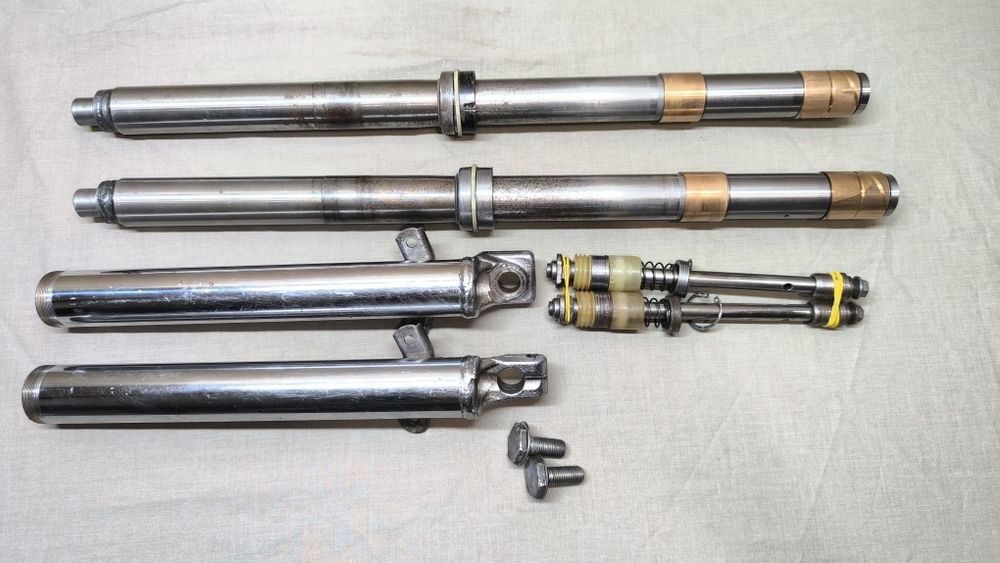 Стакани Пера вилки Ява 634 Чезет, Штоки вилки Ява 634 Чезет