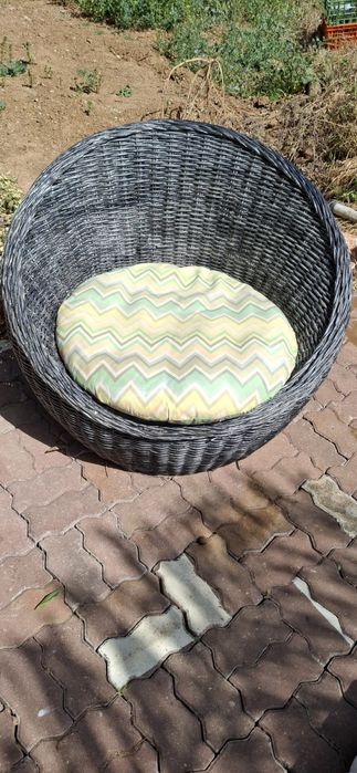 Cadeirão de jardim redondo em vime com almofada