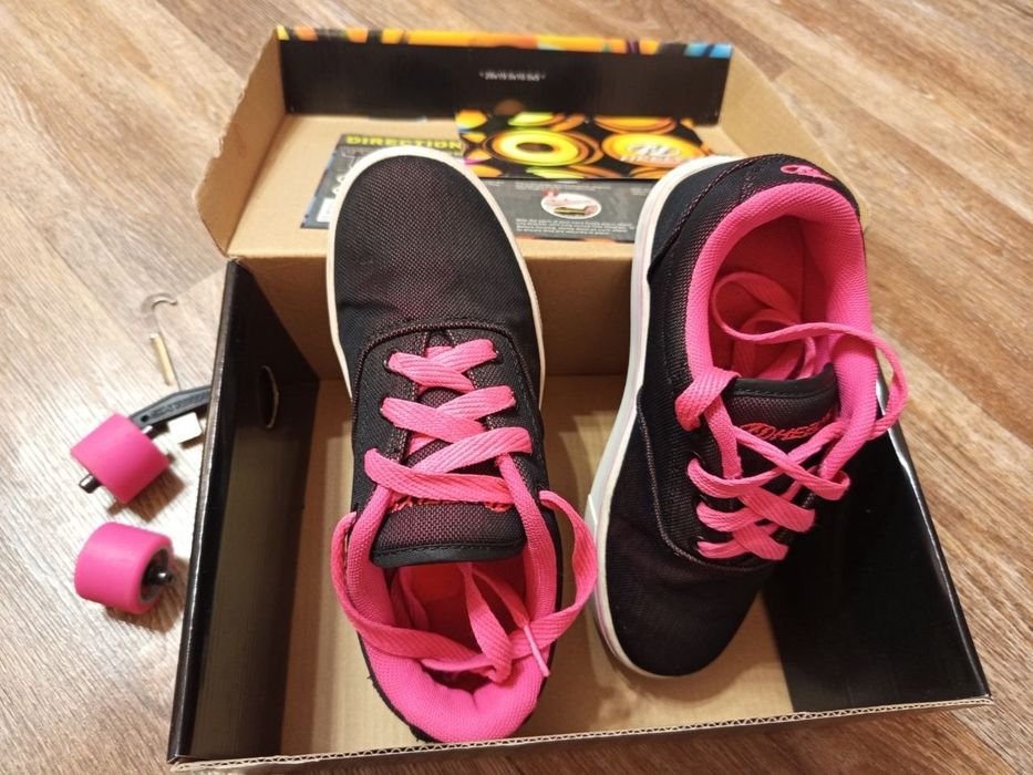 Кросівки, ролики Heelys