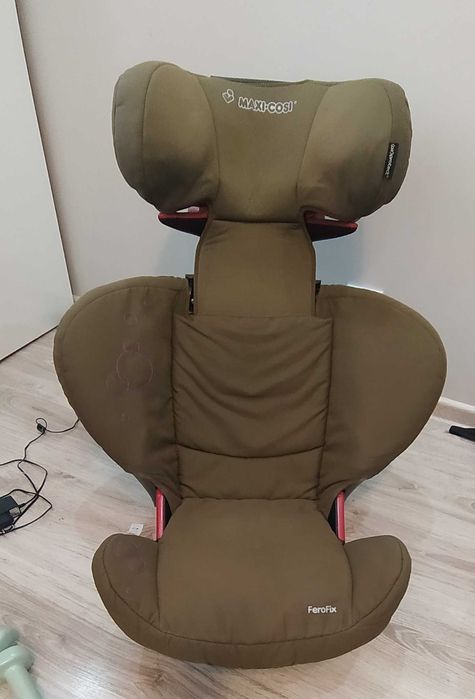 Fotelik samochodowy Maxi Cosi z systemem ISOFIX