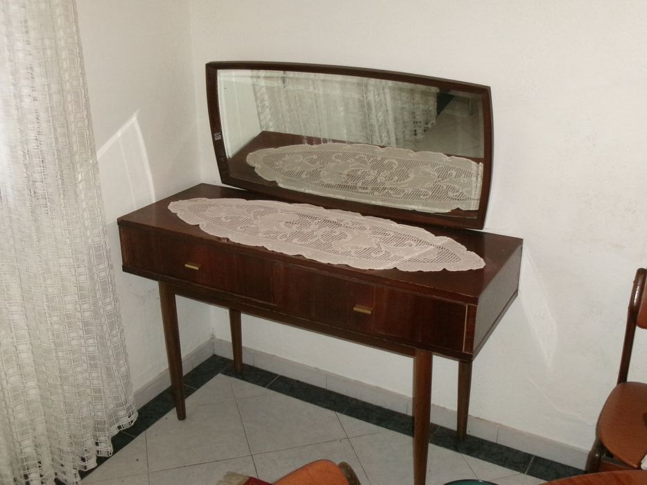 Móvel madeira/ Aparador