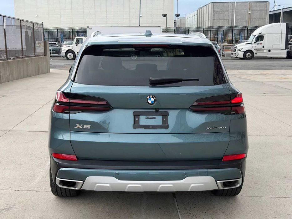 BMW X5 xDrive40i      2024