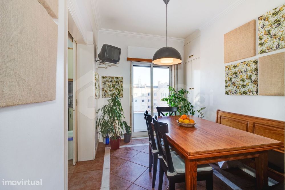 T4 com 209 m², vista 360º, sol todo o dia e garagem de 78 m² | Corroio