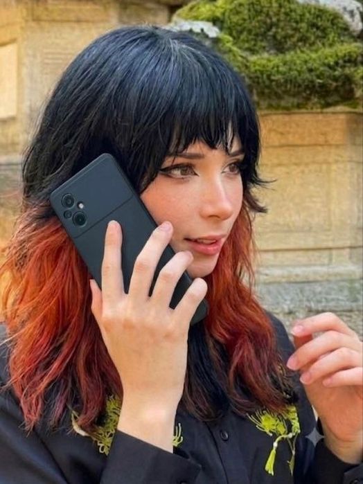 Телефон Poco m5 128/4 Стан ідеальний невеликі потертості зарядка працює NEVERLOCK тільки замінити зазитне скло