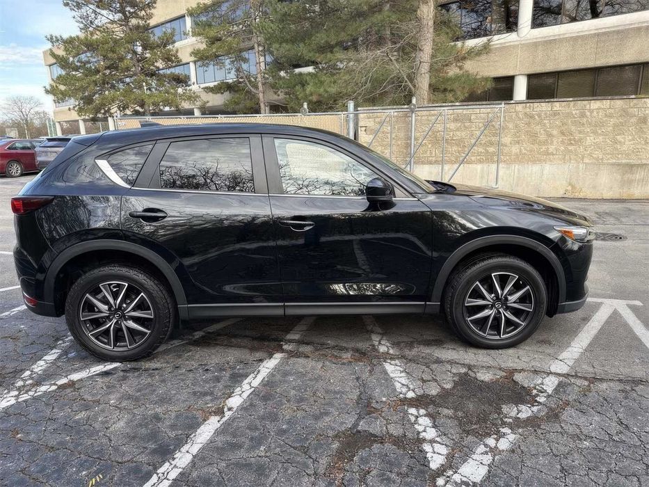 Mazda CX-5 Touring      2018