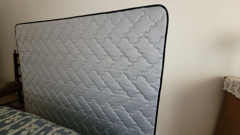 Colchão 1,4m × 1,90m como novo