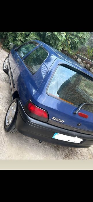 Carro renault clio