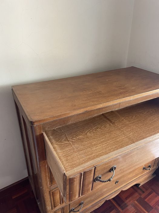 Conjunto de guarda-roupa e cómoda de quarto