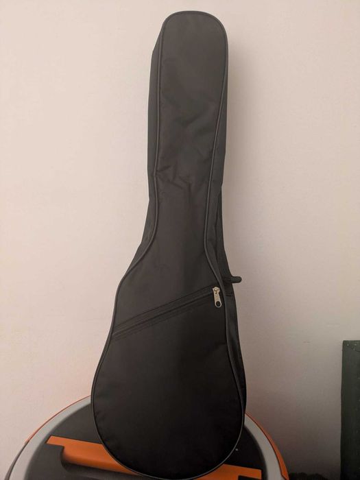 Charango c. entrada Jack EQ. Instrumento andino, construído na Bolívia
