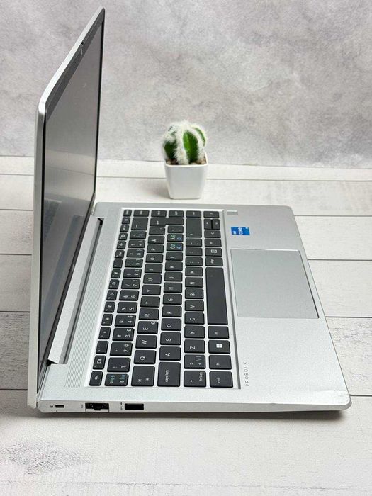 HP 440 G9 i5-1235G7 16ram ddr4 ssd 256 12 GEN Full HD