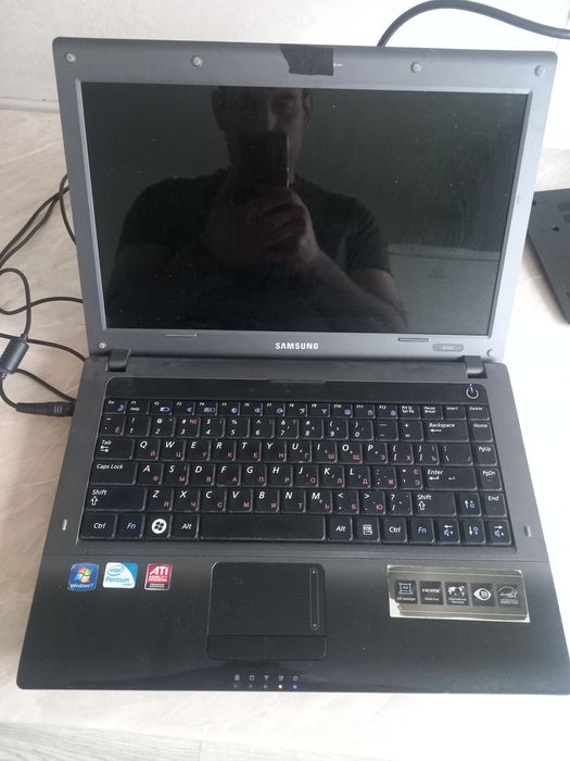 Samsung NP- R440L