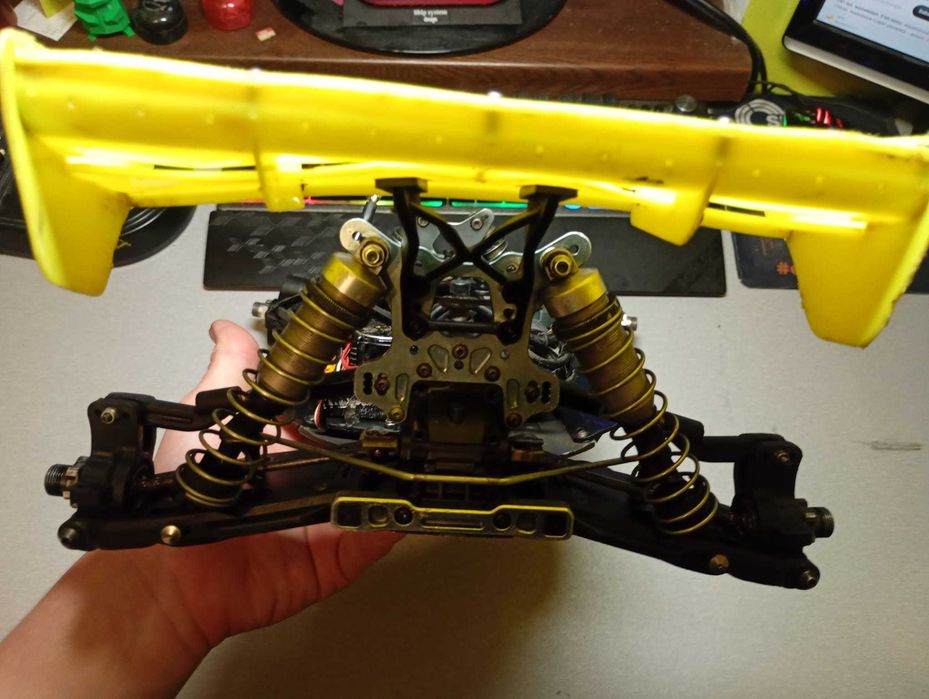 Mugen mbx8 eco bez elektoniki. Buggy 1/8