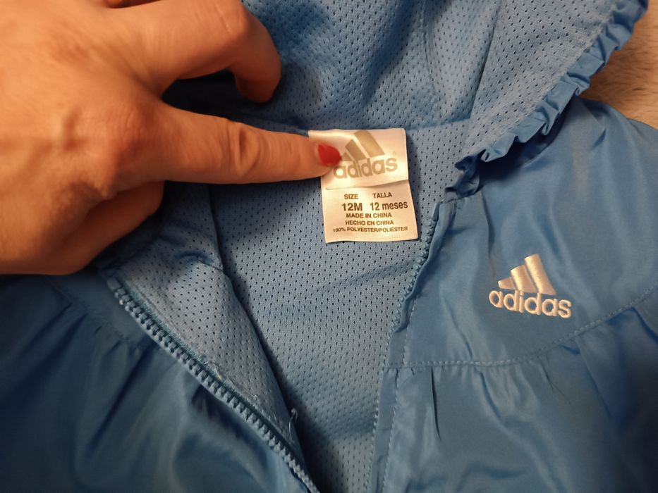 Dres dziecięcy firmy Adidas 12 mcy