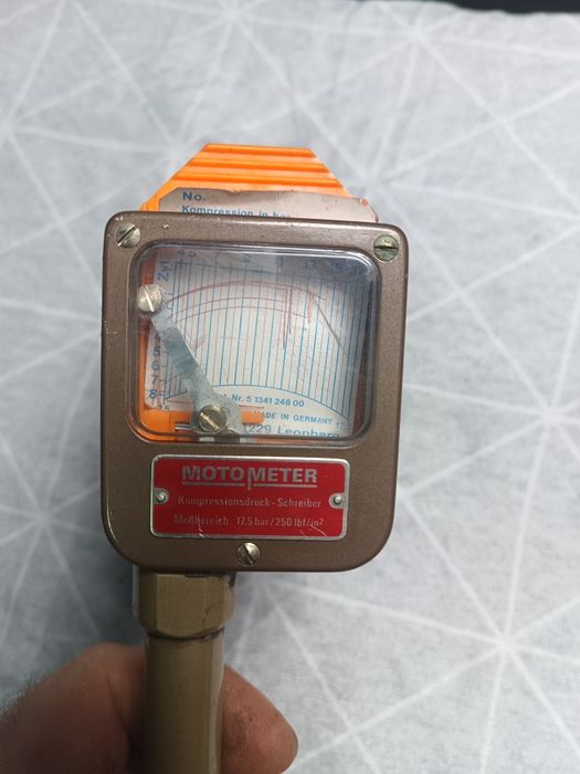 Motometer ciśnieniomierze do cylindrów silników benzynowych