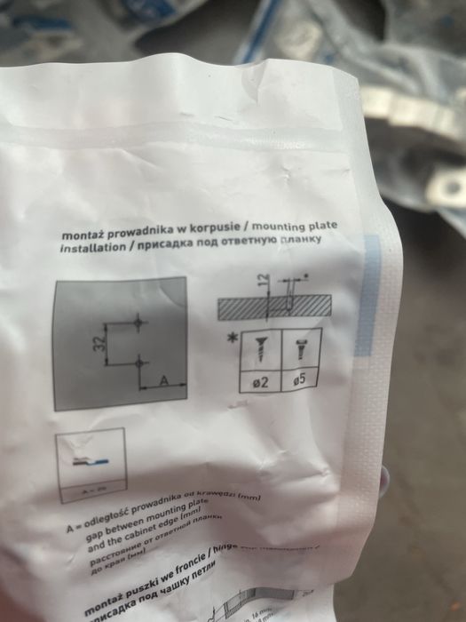Zawias samodomykający GTV hydrauliczny kątowy 90 stopni