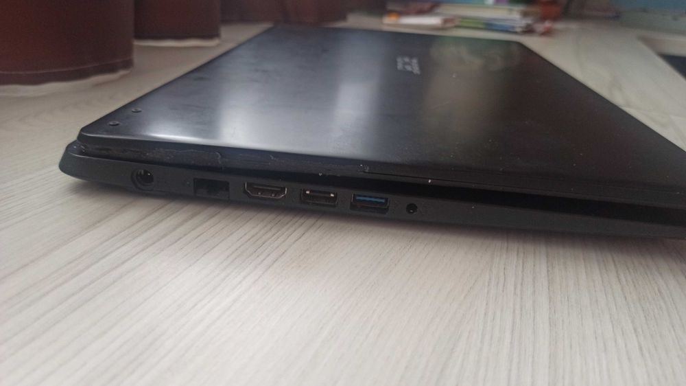Продам ноутбук Acer в хорошому стані