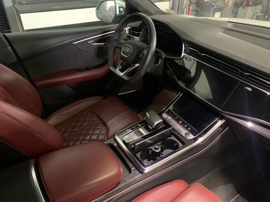 Audi Sq8 branca full