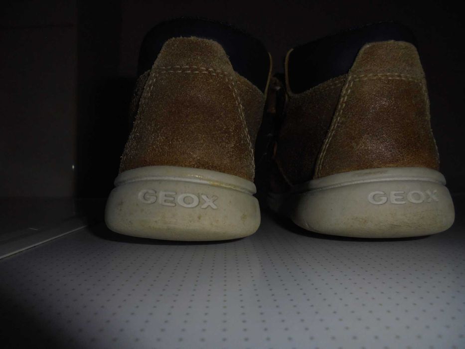 botas de menina da marca GEOX práticas