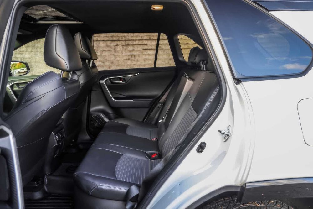 Toyota RAV4      2022