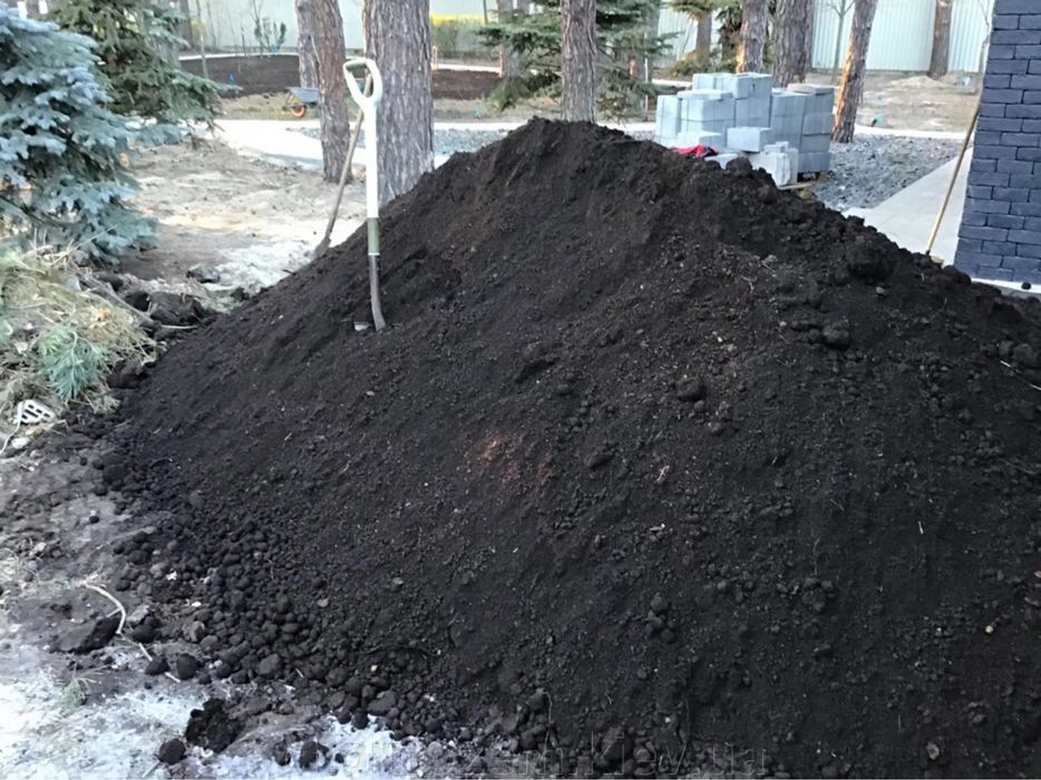 Чорнозем з доставкою самоскидом (ЗІЛ, КАМАЗ).