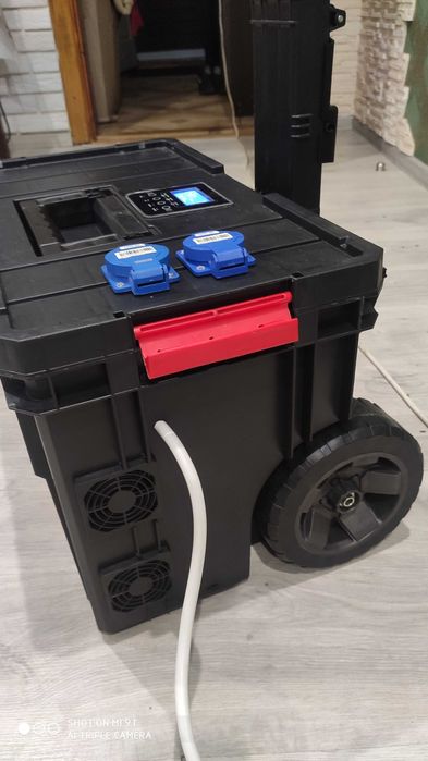 Електростанція , великий повербанк, система безперебійного живлення