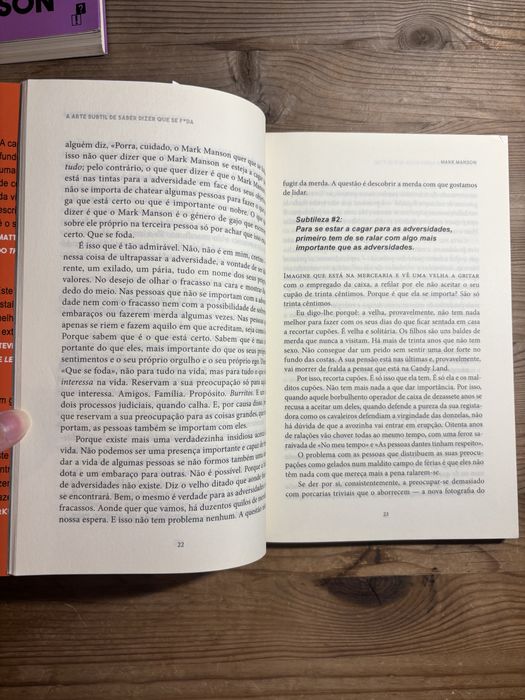 Livro " A arte subtil de saber dizer que se foda" Mark Manson