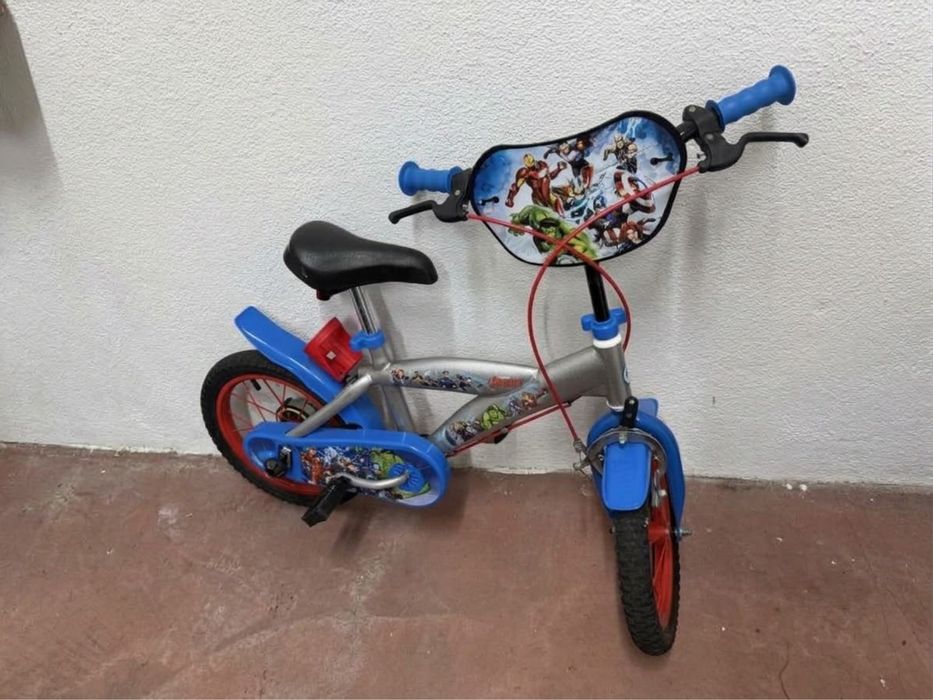Bicicleta Infantil Marvel / Vingadores - Roda 14" (Como Nova)