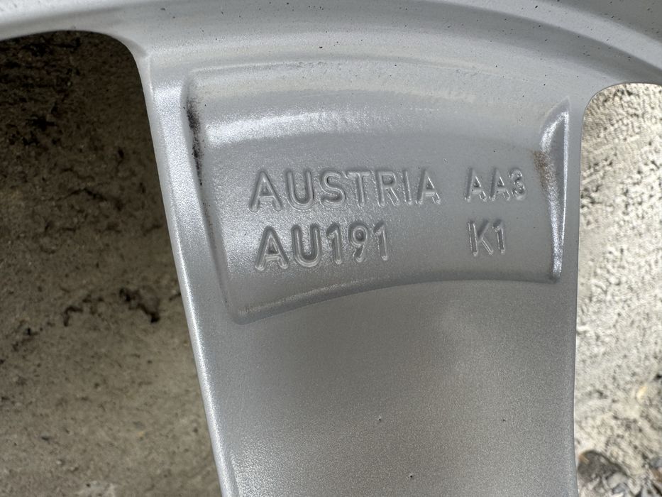 4 диски Audi орегінал шини 225/55R18 michelin