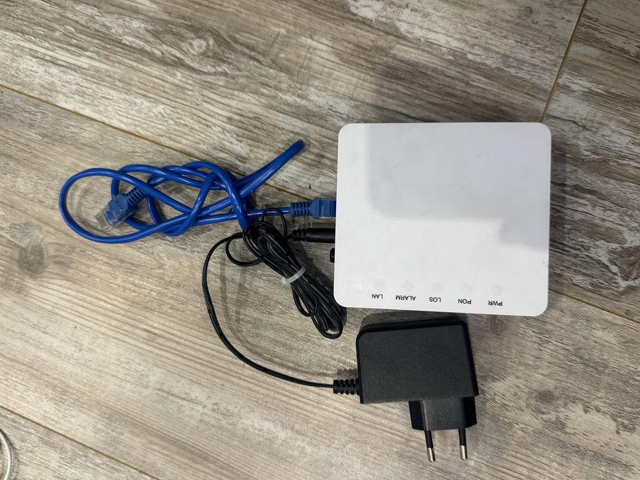 GPON ONU-термінал GP8100, 1×Gigabit LAN, оптичний модем (з блоком живлення)