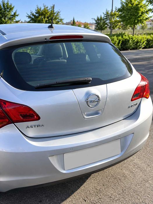Opel Astra J 1.3 CDTI 2010 – IMPECÁVEL – Vendido sem motor